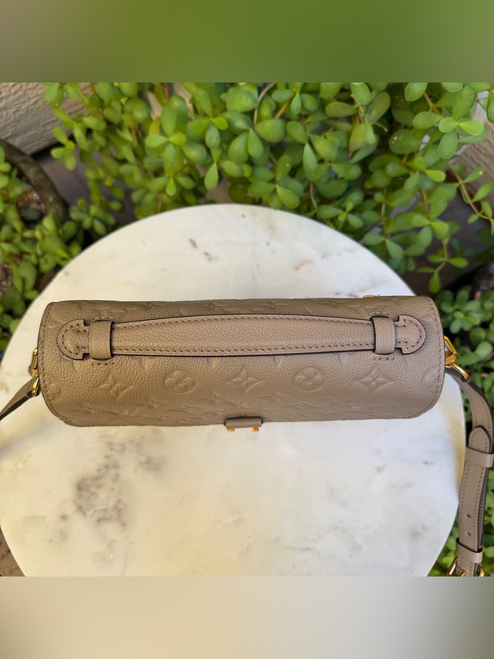 Louis Vuitton Empreinte Leather Métis Crossbody - Picture 4 of 16